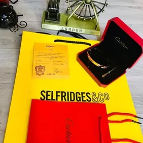 Cartier watch comes whit box brand new 