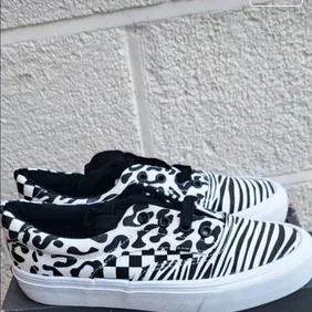 Print trainers New in box uk 4 Eu 37