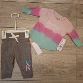 New with tag Reebok set 2pcs 0-3months 
