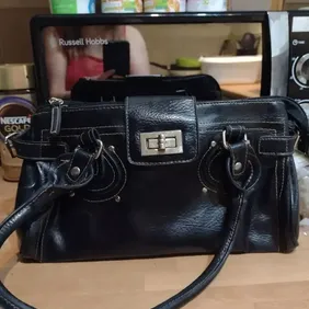 small black handbag good condition small black bag only used a couple of times but still in very goo