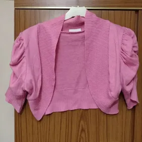 New Look Pink Crop Top Size 12 Nice knitted pink crop top ruching on sleeves worn a few times but st