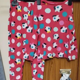 girls pyjamas age 4-5 girls pyjama set from George Asda worn a few times and a few slight minor bobb