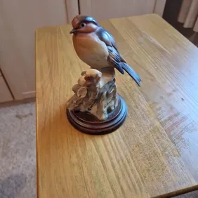 Capodimonte G. Armani 1983 Florence Bird / Finch Figurine