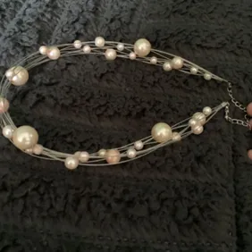 2 x faux pearl necklaces