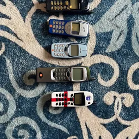 Vintage Nokia Mobile Phone Collection - Unchecked, Charger Not IncludedGrab a piece of mobile histor