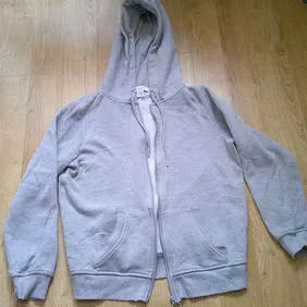 Girls light grey hooded, zip up cardigan with 2 pockets on front. Originally from Primark, size XS (