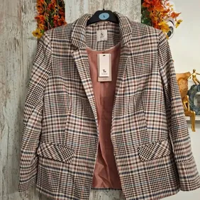 New Sainsbury's UK 10 Ladies Blazer - Tags Attached, Never Worn!Elevate your style with this chic Sa