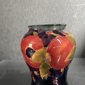 Medium piece of moorcroft pomegranate pattern great for your collection or starter piece