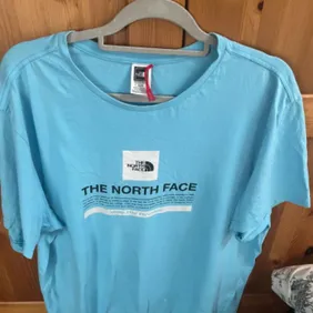 The North Face Tee XL bit of bleach damage to bottom but nothing major 