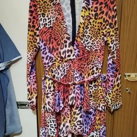 john zack ruffly animal print dress size 8 lovely thick chiffon dress fairly low cut tiered bottom a