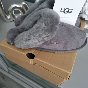 Grey ugg scuffettes great condition very comfortable size 5