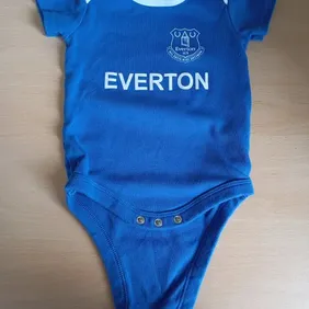 Everton Baby Romper Ages 9-12 months.