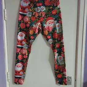 BNWOT gorgeous xmas leggings. Bought to wear xmas day but due to tragic circumstances i won't be cel