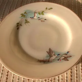 Pyrex FLYING DUCKS 10" DINNER PLATE, retro, shabby chic, vintage